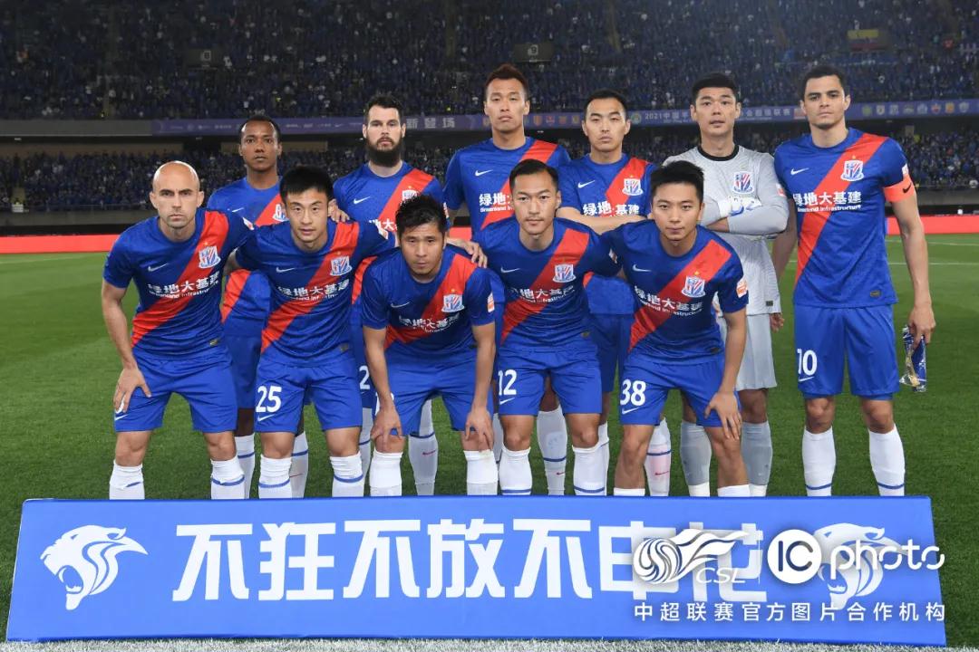 نتيجة مباراة الأهلي والزمالكتحليل شامل لأحدث المواجهات بين القطبين