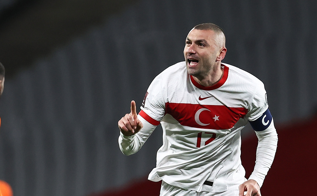 كرة القدم داخل القاعة بالمغرب مباشرةرياضة سريعة وشيقة تكتسب شعبية